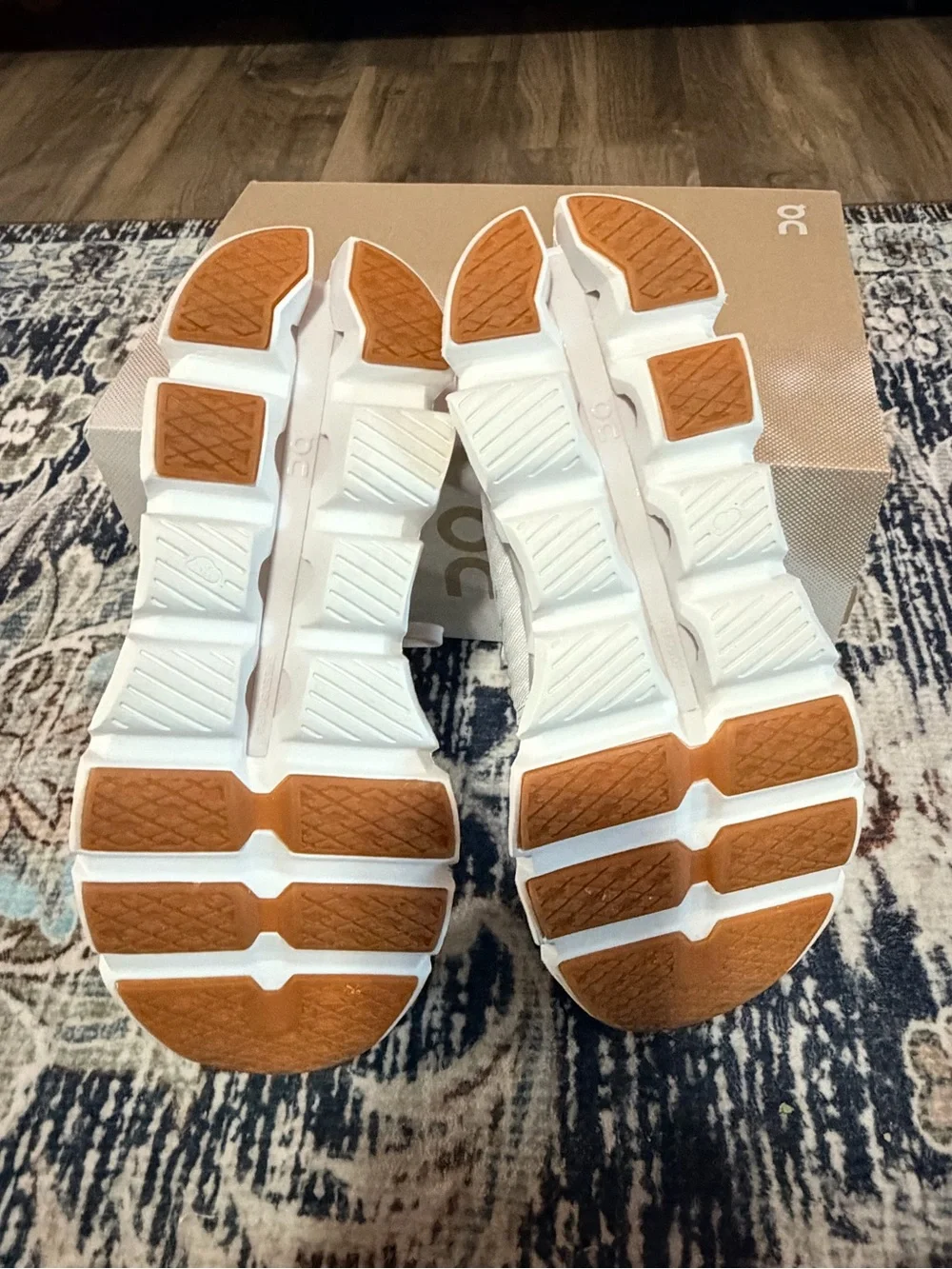 On CloudSwift 4 White/Lily  NEW